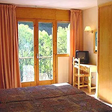 Hotel Antic La Cortinada 2*,